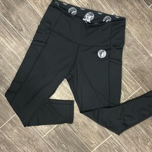 Buckys Capri Leggings Black Size Small